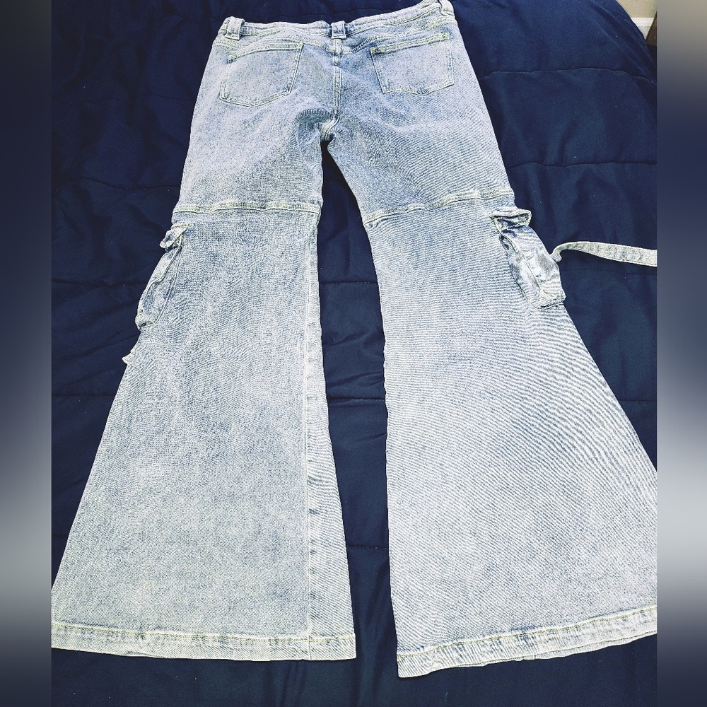 Stylish Light Blue Women's Jeans - Picture 2 of 4